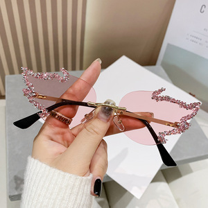 Lunettes de soleil de luxe 2024 avec diamants, monture sans cadre, style tendance, lunettes de créateur, accessoires pour fête d'Halloween - Product Image 6