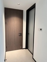 Fabricant chinois de nouveaux modèles de portes intérieures minimalistes en bois massif pour chambre à coucher et salle de bain avec isolation acoustique