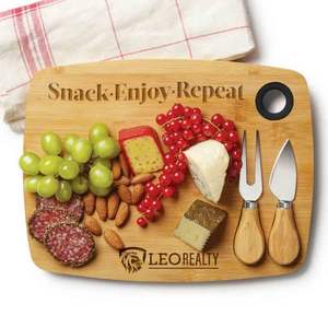 Bandeja de servicio caliente Tabla de cortar queso de bambú con herramientas de vino Tabla de cortar de madera con cuchillo para queso - Product Image 1