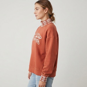 เสื้อสเวตเชิ้ตผู้หญิงทรงหลวม คอเต่า ปักโลโก้ด้านหน้า ผ้าฝ้าย 100% สไตล์คลาสสิก  รุ่นใหม่มาแรงประจำปี 2026 สำหรับฤดูใบไม้ร่วงและฤดูหนาว - Product Image 5