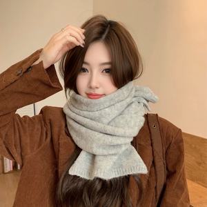 ผ้าคลุมไหล่ถักสไตล์เกาหลีสำหรับผู้หญิง ใส่ได้ทุกฤดู อุ่นสบายในฤดูหนาว ผ้าพันคอเนื้อนุ่ม สีพื้นเรียบง่าย สไตล์สบายๆ ใหม่ล่าสุด แมทช์ได้กับทุกชุด - Product Image 3