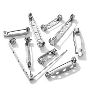 Base de broche à épingle de sûreté |   Barre de verrouillage rotative en acier inoxydable plaqué or PVD 18 carats avec trous pour la fabrication de badges de corsage DIY - Product Image 1