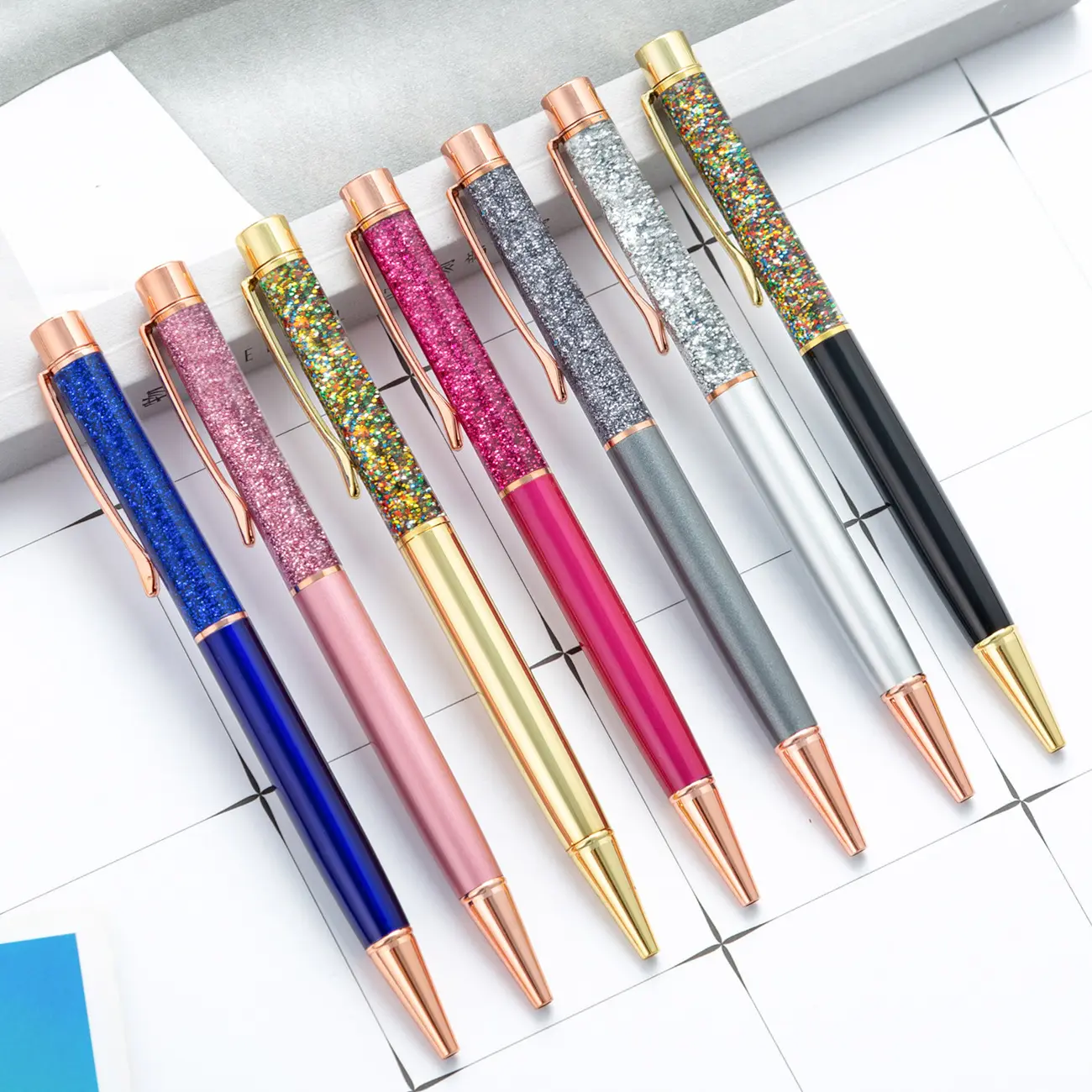Khá dễ thương bút Bling long lanh Bút bi kim loại thùng có thể thu vào viết nhật ký bút cho phụ nữ cô gái