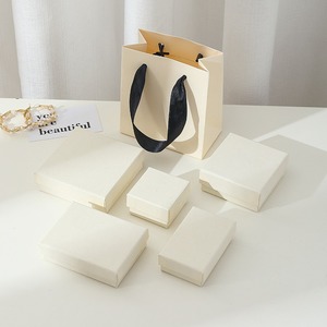 Boîtes cadeaux pour bijoux <span class=keywords><strong>de</strong></span> fête, fournisseur d'emballages personnalisés avec logo, boîtes tiroirs pour parfums et aromathérapie, recyclables, en papier 4C - Product Image 4