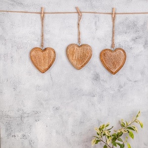 Fait à la main <span class=keywords><strong>sculpté</strong></span> à la main tenture murale décor de campagne rustique <span class=keywords><strong>coeur</strong></span> <span class=keywords><strong>en</strong></span> <span class=keywords><strong>bois</strong></span> ornements avec ficelle de jute ferme 4 pouces coeurs <span class=keywords><strong>en</strong></span> <span class=keywords><strong>bois</strong></span> - Product Image 4