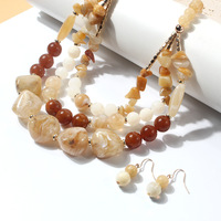 Parures de bijoux fantaisie : Colliers superposés, collier vintage en résine perlée, ensemble de colliers multirangs pour femme