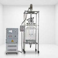 Réacteur en verre à double enveloppe avec agitation sous vide et système de chauffage-refroidissement pour réactions chimiques en laboratoire