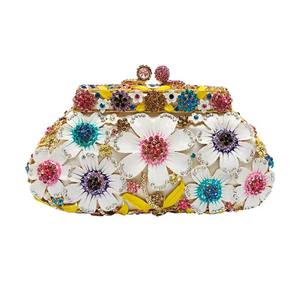 Borsa Clutch in Cristallo <span class=keywords><strong>Oro</strong></span> Rosa con Fiori e Paillettes, Tracolla in Metallo, <span class=keywords><strong>Borsetta</strong></span> <span class=keywords><strong>da</strong></span> <span class=keywords><strong>Sera</strong></span> con Strass, Borse Estive alla Moda - Product Image 3