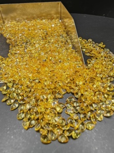 Nouveauté : Saphir <span class=keywords><strong>Jaune</strong></span> Naturel Brillant Taillé en <span class=keywords><strong>Poire</strong></span> pour Bijoux Haut de Gamme 0,9-5 mm - Product Image 4