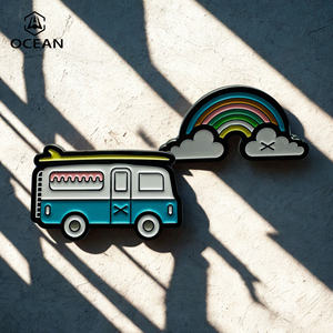 Bedrijfsgeschenk Vogels Speldje Gegraveerd Voetbalclub Speldje - Product Image 1