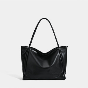 Sac à bandoulière simple en PVC souple grande capacité, style tendance pour femme, nouvelle collection automne-hiver, décontracté, imperméable, avec fermeture éclair - Product Image 5