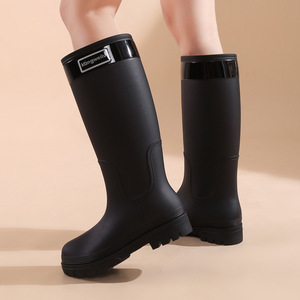 Nouvelles bottes <span class=keywords><strong>de</strong></span> pluie longues et tendance <span class=keywords><strong>pour</strong></span> femmes, imperméables, antidérapantes, idéales <span class=keywords><strong>pour</strong></span> la randonnée en <span class=keywords><strong>eau</strong></span>, la <span class=keywords><strong>mer</strong></span> et la forêt tropicale, <span class=keywords><strong>chaussures</strong></span> en PVC - Product Image 3