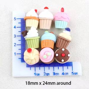 Gran oferta 3D miniatura pastel Artificial Cupcake resina encanto nuevo diseño comida tema recuerdo a precio al por mayor - Product Image 3