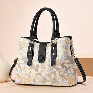 Nuevos Bolsos de Hombro de Cuero para Mujer, Bolsos de Mano Vintage Retro con Grabado, Bolso Clutch para Dama - Product Image 1