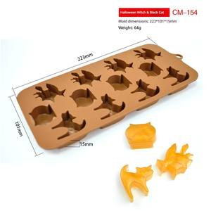 Colección Completa de Moldes de Silicona para Chocolate de Halloween con Diseño de Calabaza, Sombrero de Bruja y Telaraña - Product Image 3