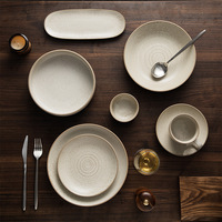 Assiettes à pâtes en céramique de style japonais rétro, faites à la main, en grès émaillé texturé côtelé, série Graines de tournesol