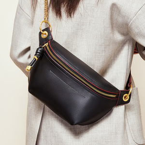 <span class=keywords><strong>Sac</strong></span> <span class=keywords><strong>Banane</strong></span> <span class=keywords><strong>Femme</strong></span> en Cuir Véritable Tendance, <span class=keywords><strong>Sac</strong></span> de Poitrine en Similicuir pour Dames avec Chaînes - Product Image 4