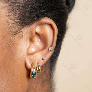 Pendientes de Aro Huggie de Moda con Piedra Natural, Chapados en Oro de 18K, Hipoalergénicos, Joyería para Uso Diario - Product Image 5