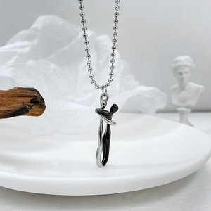 Collana in Acciaio Inossidabile con Pendente a Forma di Abbraccio per Coppie, Gioielli per Lui e Lei, Accessori per Adolescenti - Product Image 2