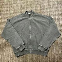 Veste vintage personnalisée délavée avec broderie de logo sur mesure, fermeture éclair, coupe ample et carrée, style workwear, streetwear, unisexe, vêtement décontracté
