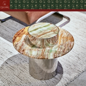 Table d'appoint ronde à deux niveaux en onyx vert et brun rayé GOLDKING pour hall d'hôtel de luxe, base cylindrique en acier inoxydable, OEM ODM Direct - Product Image 3