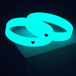 Pulseras Elásticas de Silicona Luminosas con Logotipo Personalizado, Color Personalizado, Impresión Serigrafiada, Resistentes al Agua, Estilo Arte Popular - Product Image 2