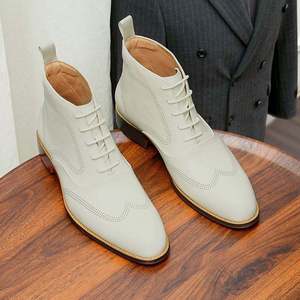 Bottes Chukka imperméables pour hommes en cuir gravé, avec doublure en cuir de vachette blanc, style anglais, pour l'automne et l'hiver - Product Image 1
