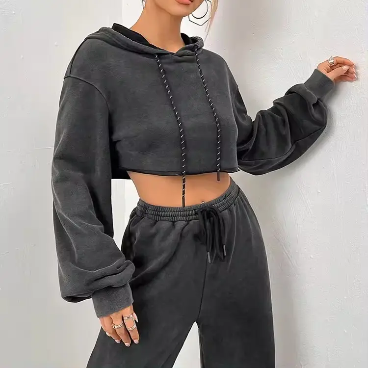 Ensemble pull-over à capuche surdimensionné en polaire vierge personnalisé pour femmes ensemble haut court et pantalon de survêtement délavés à l'acide en deux pièces à ourlet brut