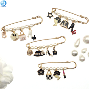 レディース向け ラグジュアリー ジュエリー 有名ブランド CC GG デザイナー ブローチ ファッション ヴィンテージ ジュエル セット ダブルC G パール フリンジ ブローチ ピン - Product Image 3