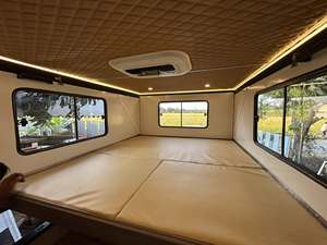 Vente en gros de camping-cars modernes de haute qualité 4x4 en fibre de verre, caravanes extensibles tout-terrain personnalisables, camping-cars sur camion plateau - Product Image 2