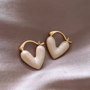 Boucles d'oreilles en argent plaqué or, super élégantes, avec fleur de perle, tendance et stylées, luxe léger, haut de gamme - Product Image 2