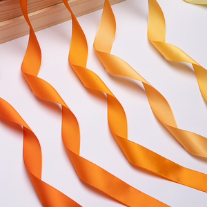 <span class=keywords><strong>Nastro</strong></span> in Raso Doppio Lato Tinta Unita Rosso Stampato in Velluto Grosgrain da 1cm, 2.5cm, 4cm, 10cm - Ingrosso Fabbrica per Decorazioni - Product Image 2