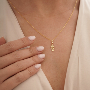 Collier élégant avec pendentif clé de sol en acier inoxydable plaqué or, bijou minimaliste en forme de note de musique pour femme, cadeau pour les amoureux de la musique - Product Image 5