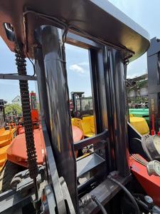 Reachstacker Valmet FD450 d'occasion de 45 tonnes, matériel portuaire lourd pour le manutention des conteneurs dans les terminaux maritimes - Product Image 1