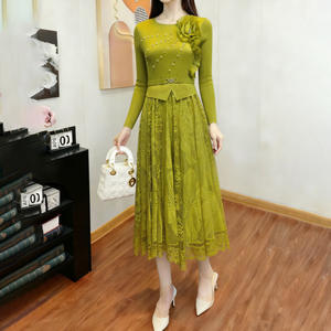 Robe plissée élégante à col blazer, ornée de perles et de blocs de couleur, longueur genou, avec volants, vente en gros, vêtements d'été pour femmes - Product Image 2