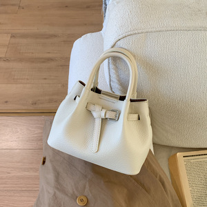 Bolso Bandolera de PU para Mujer de Alta Gama, Personalizado a Precio de Fábrica, con Patrón de Lichi, Color Sólido, Correa Única y Forro de Poliéster - Product Image 2