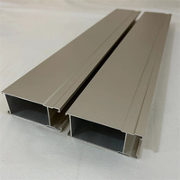 Extrusion d'aluminium innovante de la série 6000 pour les décorations de portes et fenêtres de maisons intelligentes Coupe CNC à motif plat avec trempe T5
