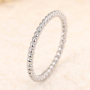 Anello a Fascia Intrecciata Minimalista Stile Hip Hop, Anello da Dito Indice per Donna, Gioiello per Uso Quotidiano - Product Image 2