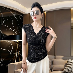 Haut tendance pour <span class=keywords><strong>femme</strong></span>, style européen, col en V sexy, sans manches, en dentelle, avec détails ajourés, polyvalent - Product Image 2