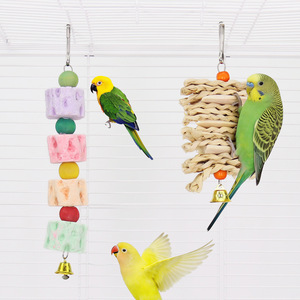 Juguete Colgante para Jaula de Loros, Juguete Masticable para Aves, para Calopsitas, Periquitos, Cacatúas, Juguete Interactivo Divertido para Afilar el Pico - Product Image 2