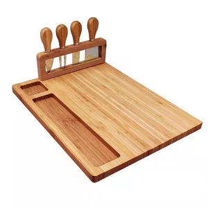 Ensemble planche à fromage et couteau en bambou 3 en 1 Couteau à <span class=keywords><strong>charcuterie</strong></span> et planche à fromage Vente en gros Ensemble d'ustensiles à découper pour la maison - Product Image 4