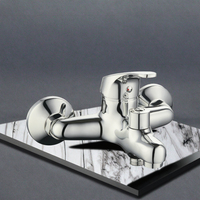 Mitigeur de douche thermostatique à levier unique en chrome poli, en alliage de zinc, avec pommeau de douche carré moderne en céramique à jet de pluie et fonction de mesure