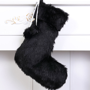 Nuovo Arrivo FYC: Sacchetto Regalo Natalizio Personalizzabile con Monogramma in Morbida Pelliccia Sintetica, Ornamento per Caminetto Festivo - Product Image 3