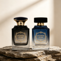 Flacon de parfum en verre transparent rectangulaire à fond épais haut de gamme avec pulvérisateur à pompe, capacité de 100 ml, couleur personnalisée