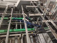 Machine automatique de formage de boîtes en carton 3D avec système d'érection et de pliage de cartons, guides réglables et sortie stable