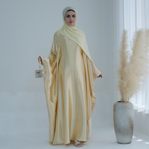 Abaya élégante en satin lisse pour femme, imprimée au sérigraphie, à manches papillon, longueur ras du sol, collection mode islamique 2026 - Product Image 5