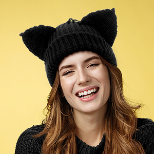 Beanie Little Devil Striped Knitted Hat Mujer Otoño Invierno Cálido Knit Cute Cat Ears Cap Crochet Ski Outdoor Ear Cover Beanies - Product Image 1