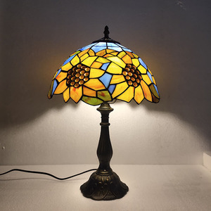 <span class=keywords><strong>Lampe</strong></span> de table en verre teinté <span class=keywords><strong>Tiffany</strong></span> de style pastoral 12 ''de <span class=keywords><strong>petite</strong></span> taille pour salon, chambre ou bar - Product Image 4