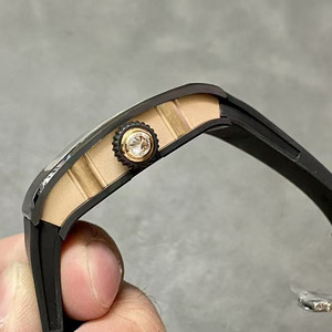 Montre-bracelet mécanique de luxe avec boîtier en céramique, mouvement squelette et entièrement décorée de diamants en moissanite étincelante - Product Image 4