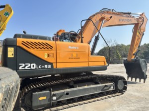 Goede Staat Tweedehands Zware Machines Hyundai 220lc-9S Rupsgraafmachines Gebruikt Graafmachine Te Koop - Product Image 4